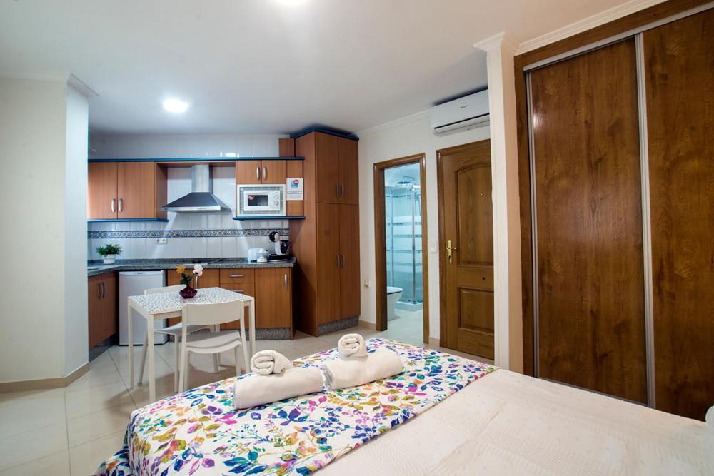Apartamentos Amat - Only Adult - Playa El Bajondillo Torremolinos Ngoại thất bức ảnh
